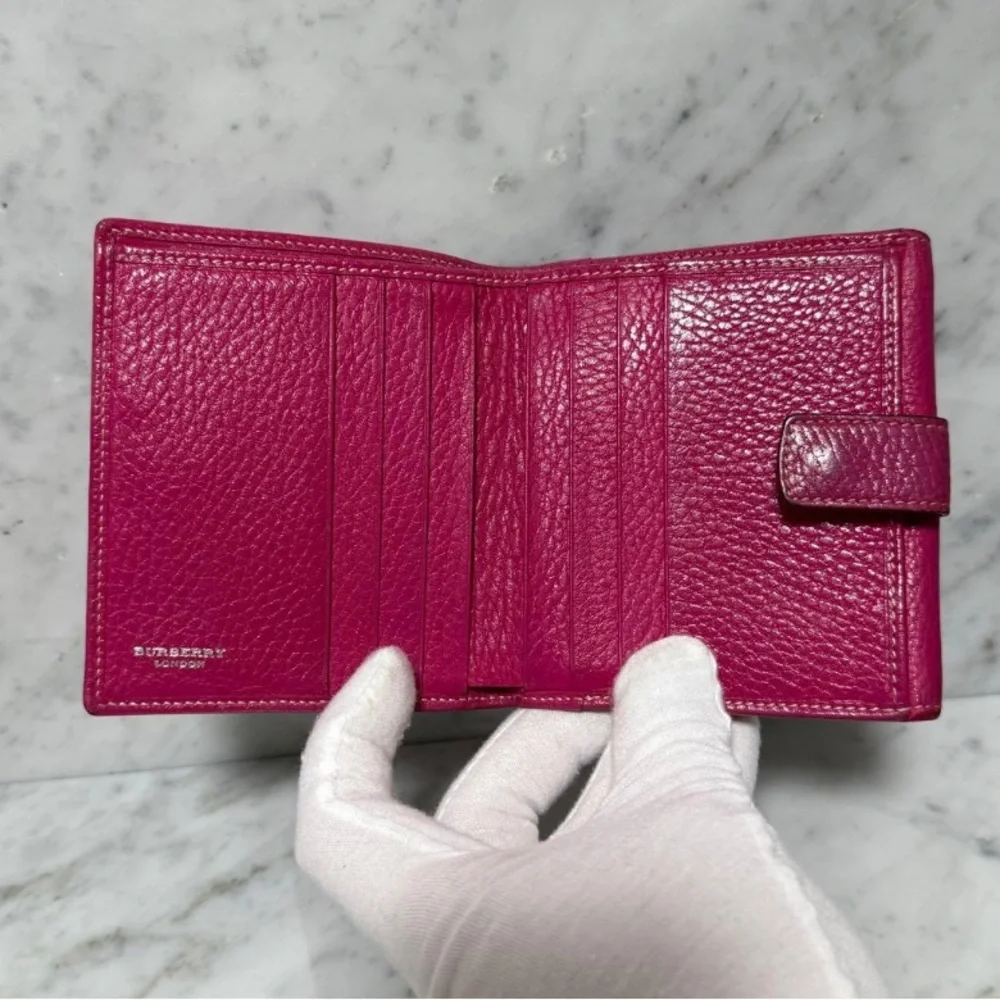 Burberry pink leather compact wallet - Picture 9 of 11